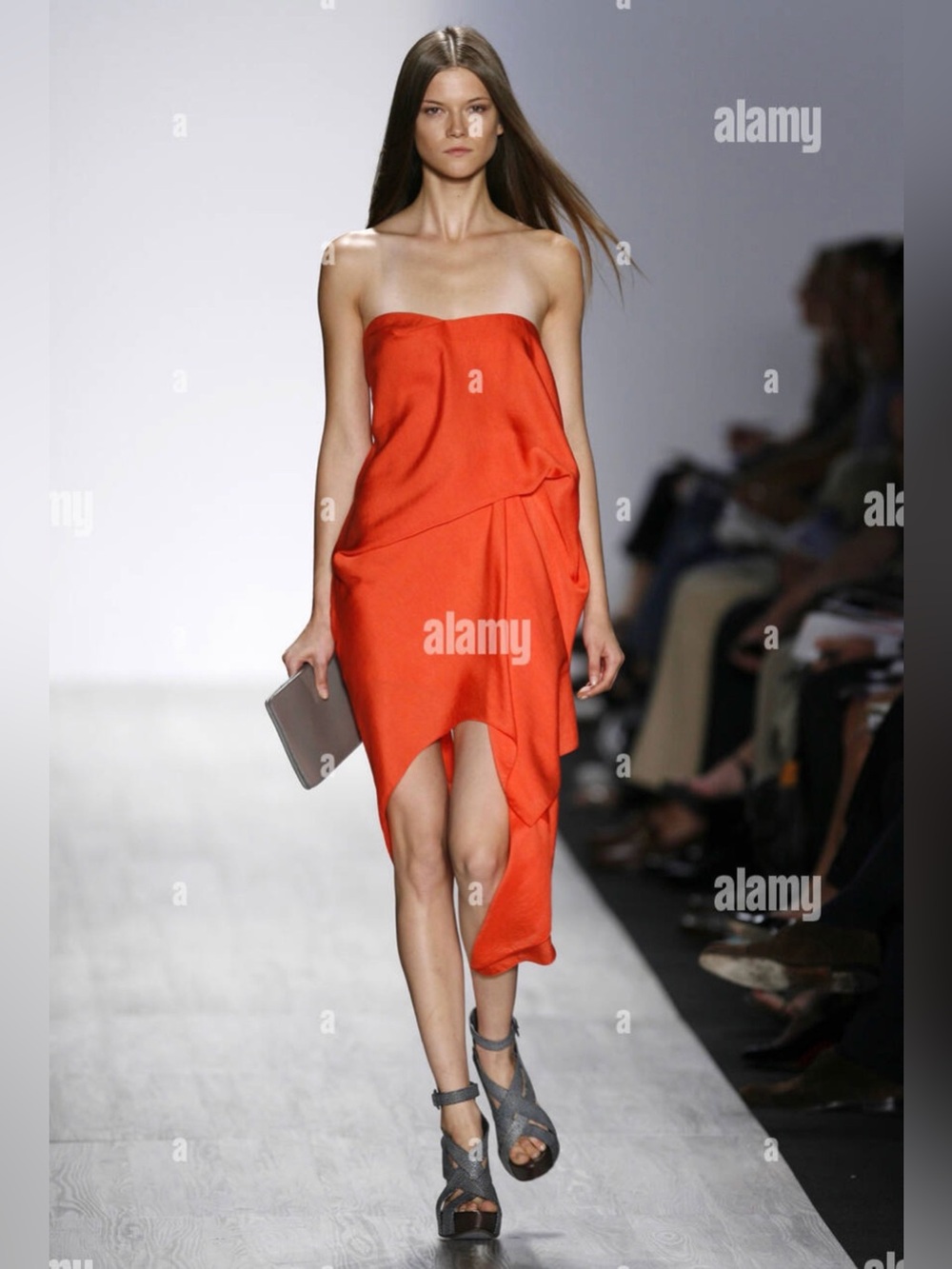BCBGMaxAzria Runway sz 0 100% silk Strapless Asymmetric Draped Dress in Orange